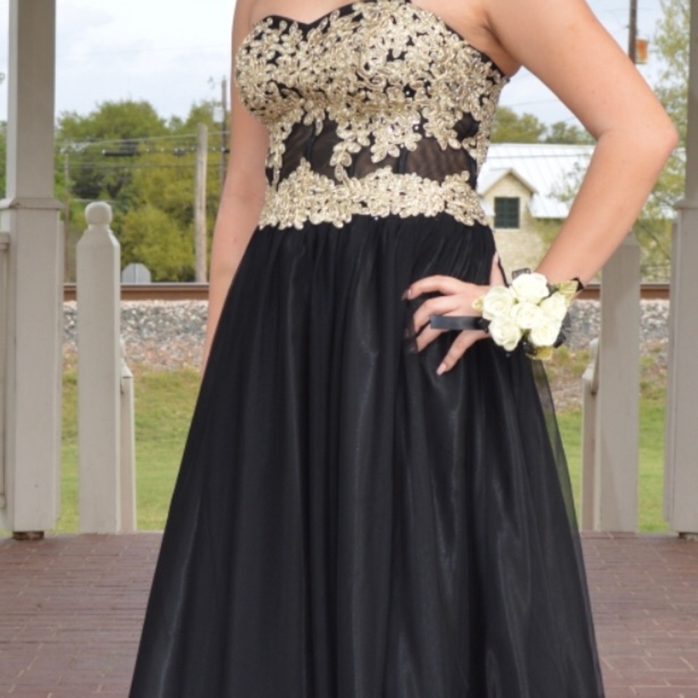 PROM DRESS